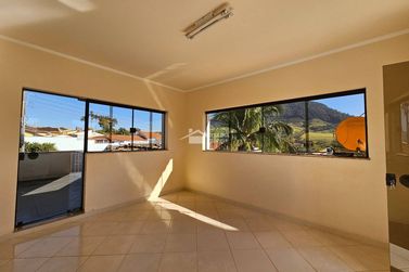 Casa &agrave; venda - 300m&sup2; - Jardim Bela Vista