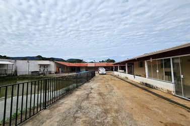 Ch&aacute;cara &agrave; venda - 443m&sup2; - Vargem do Rigoni
