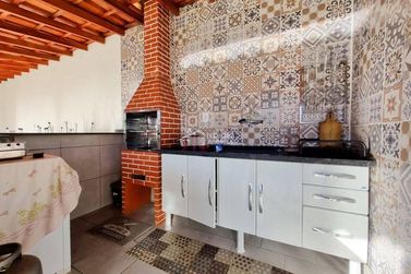 Ch&aacute;cara &agrave; venda - 150m&sup2; - Zona Rural