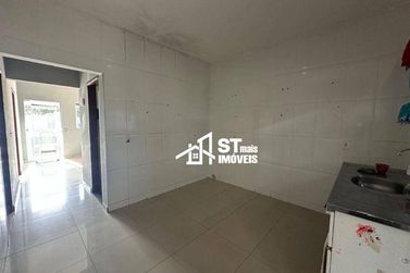 Casa &agrave; venda - 100m&sup2; - Santo Antonio de Lisboa