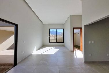 Casa &agrave; venda - 210m&sup2; - Jardim Mantiqueira II