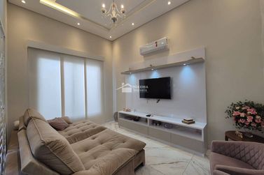 Casa &agrave; venda - 203m&sup2; - Jardim Mantiqueira II