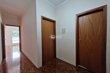 Casa &agrave; venda - 200m&sup2; - Centro