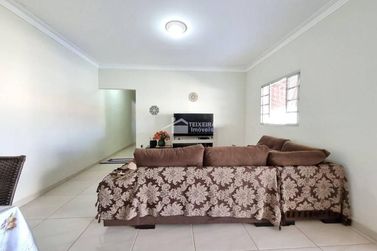Ch&aacute;cara &agrave; venda - 150m&sup2; - Zona Rural