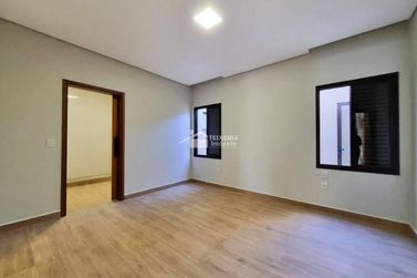 Casa &agrave; venda - 210m&sup2; - Jardim Mantiqueira II