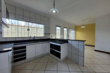Casa &agrave; venda - 180m&sup2; - Jardim Mantiqueira II