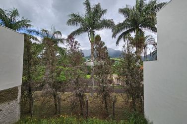 Casa &agrave; venda - 200m&sup2; - Portal da Mantiqueira