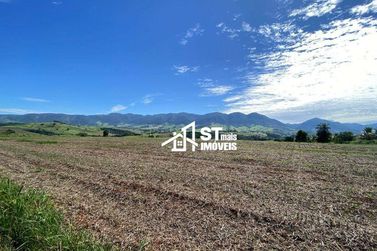 Terreno &agrave; venda - 4000m&sup2; - Retirinho