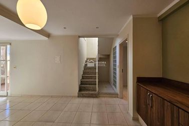 Casa &agrave; venda - 250m&sup2; - Vila Buzato
