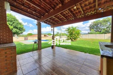 Ch&aacute;cara &agrave; venda - 650m&sup2; - Rural
