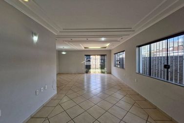 Casa &agrave; venda - 377m&sup2; - Vila Mosconi