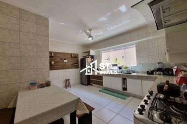 Casa &agrave; venda - 250m&sup2; - Jardim Rio Branco