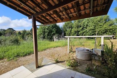 Ch&aacute;cara &agrave; venda - 90m&sup2; - Zona Rural