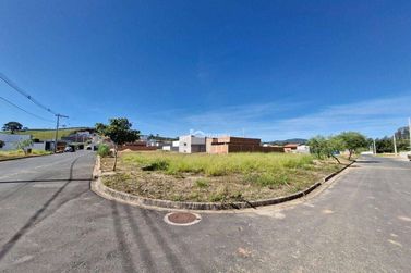 Terreno &agrave; venda - 194m&sup2; - Jardim Heloisa