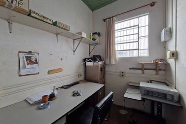 Sala Comercial &agrave; venda - 218m&sup2; - Centro