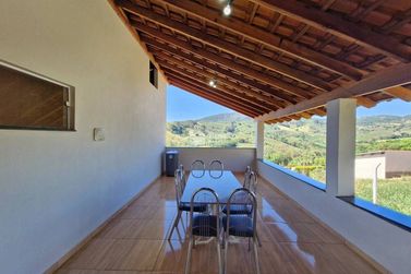 Ch&aacute;cara &agrave; venda - 100m&sup2; - Bairro Santa Luzia