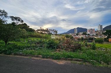 Terreno &agrave; venda - 302m&sup2; - Jardim It&aacute;lia