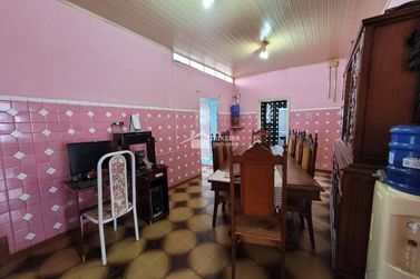 Casa &agrave; venda - 204m&sup2; - Centro