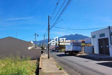 Terreno &agrave; venda - 200m&sup2; - Jardim Videiras