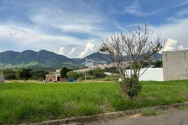 Terreno &agrave; venda - 300m&sup2; - Jardim Am&eacute;lia