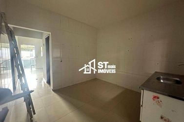 Casa &agrave; venda - 100m&sup2; - Santo Antonio de Lisboa