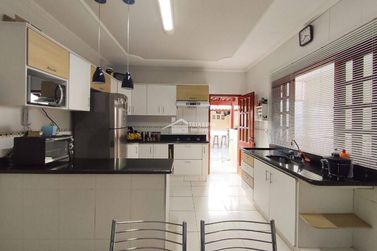 Casa &agrave; venda - 200m&sup2; - Jardim Ip&ecirc;