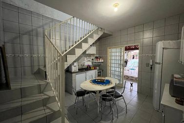 Sobrado &agrave; venda - 351m&sup2; - Pirapitinga