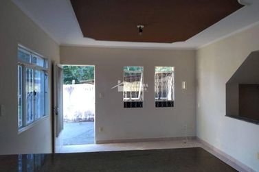 Casa &agrave; venda - 216m&sup2; - Centro