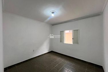 Casa para alugar - 140m&sup2; - Centro