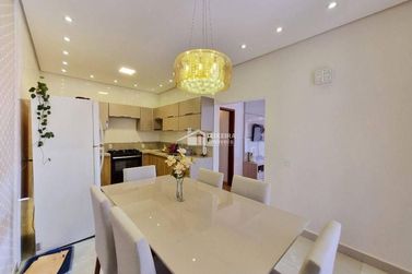 Casa &agrave; venda - 200m&sup2; - Jardim Alfa