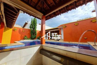 Casa &agrave; venda - 388m&sup2; - Jardim Panorama