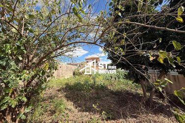 Terreno &agrave; venda - 300m&sup2; - Jardim Panorama