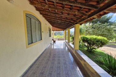 Ch&aacute;cara &agrave; venda - 10000m&sup2; - Zona Rural