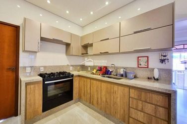 Casa &agrave; venda - 200m&sup2; - Jardim Alfa