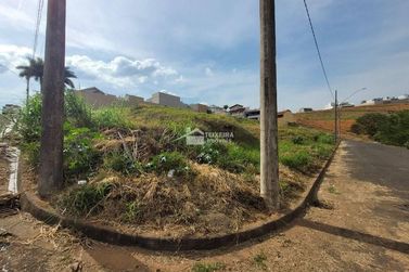 Terreno &agrave; venda - 381m&sup2; - Jardim It&aacute;lia