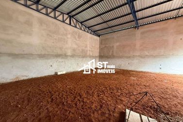 Sal&atilde;o Comercial para alugar - 135m&sup2; - Centro