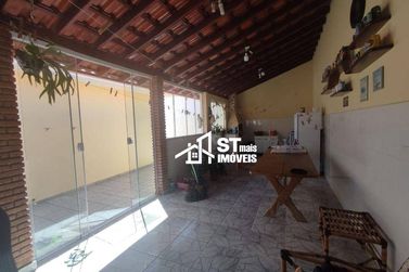 Casa &agrave; venda - 231m&sup2; - Jardim Bela Vista