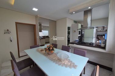 Casa &agrave; venda - 203m&sup2; - Jardim Mantiqueira II