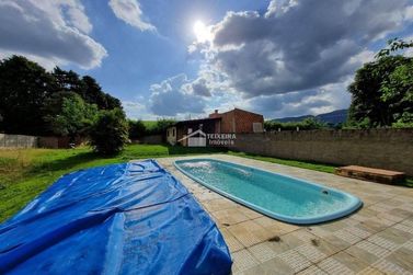 Ch&aacute;cara &agrave; venda - 650m&sup2; - Bairro Retirinho