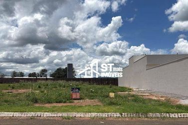 Terreno &agrave; venda - 535m&sup2; - Condominio Village