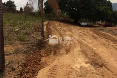 Terreno &agrave; venda - 1100m&sup2; - Zona Rural