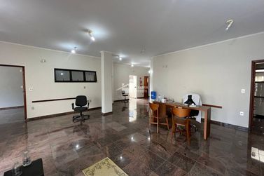 Sala Comercial &agrave; venda - 354m&sup2; - Centro