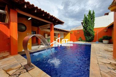 Casa &agrave; venda - 388m&sup2; - Jardim Panorama