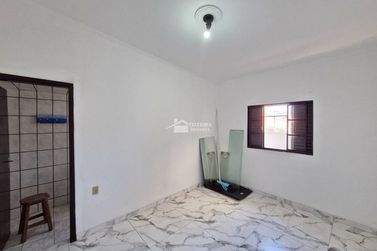 Casa para alugar - 100m&sup2; - Jardim Muterle