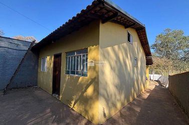 Ch&aacute;cara &agrave; venda - 130m&sup2; - Centro