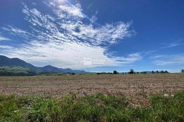 Terreno &agrave; venda - 4000m&sup2; - Retirinho