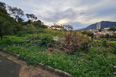 Terreno &agrave; venda - 302m&sup2; - Jardim It&aacute;lia