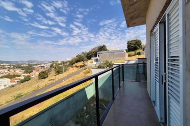 Casa &agrave; venda - 340m&sup2; - Canto dos P&aacute;ssaros