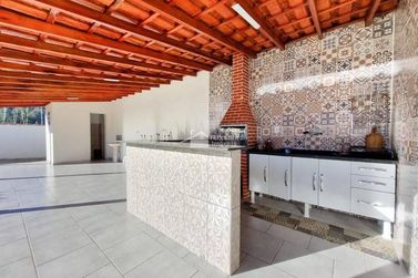 Ch&aacute;cara &agrave; venda - 150m&sup2; - Zona Rural