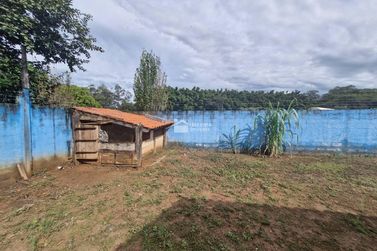 Ch&aacute;cara &agrave; venda - 150m&sup2; - Jardim da S&oacute;vis